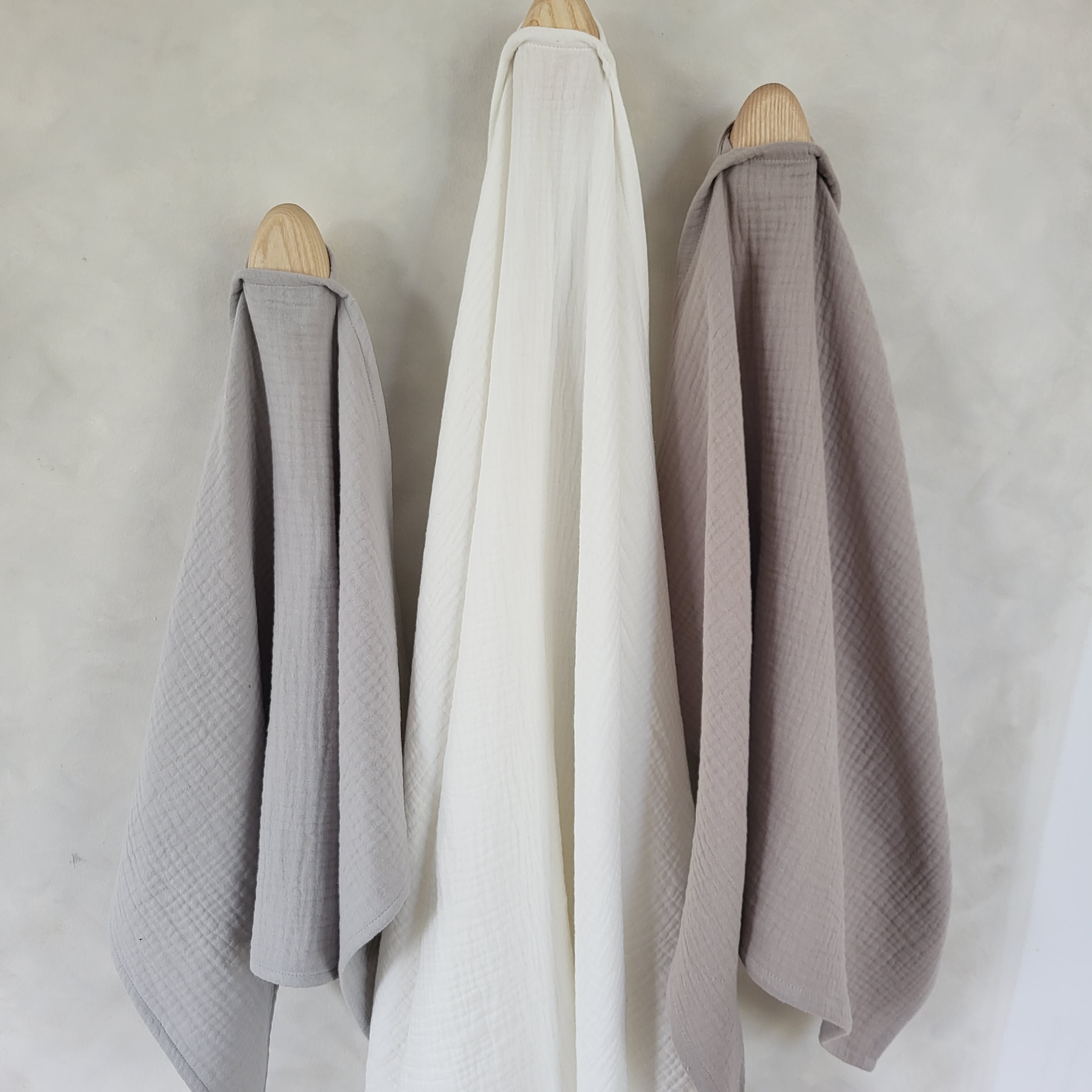 Cotton bathroom towel I Muslin soft bath towel | Natural & Organic | Distriburix