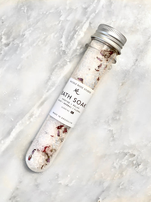 Soothe + Relax Bath Soak Shooter | Natural & Organic | Distriburix