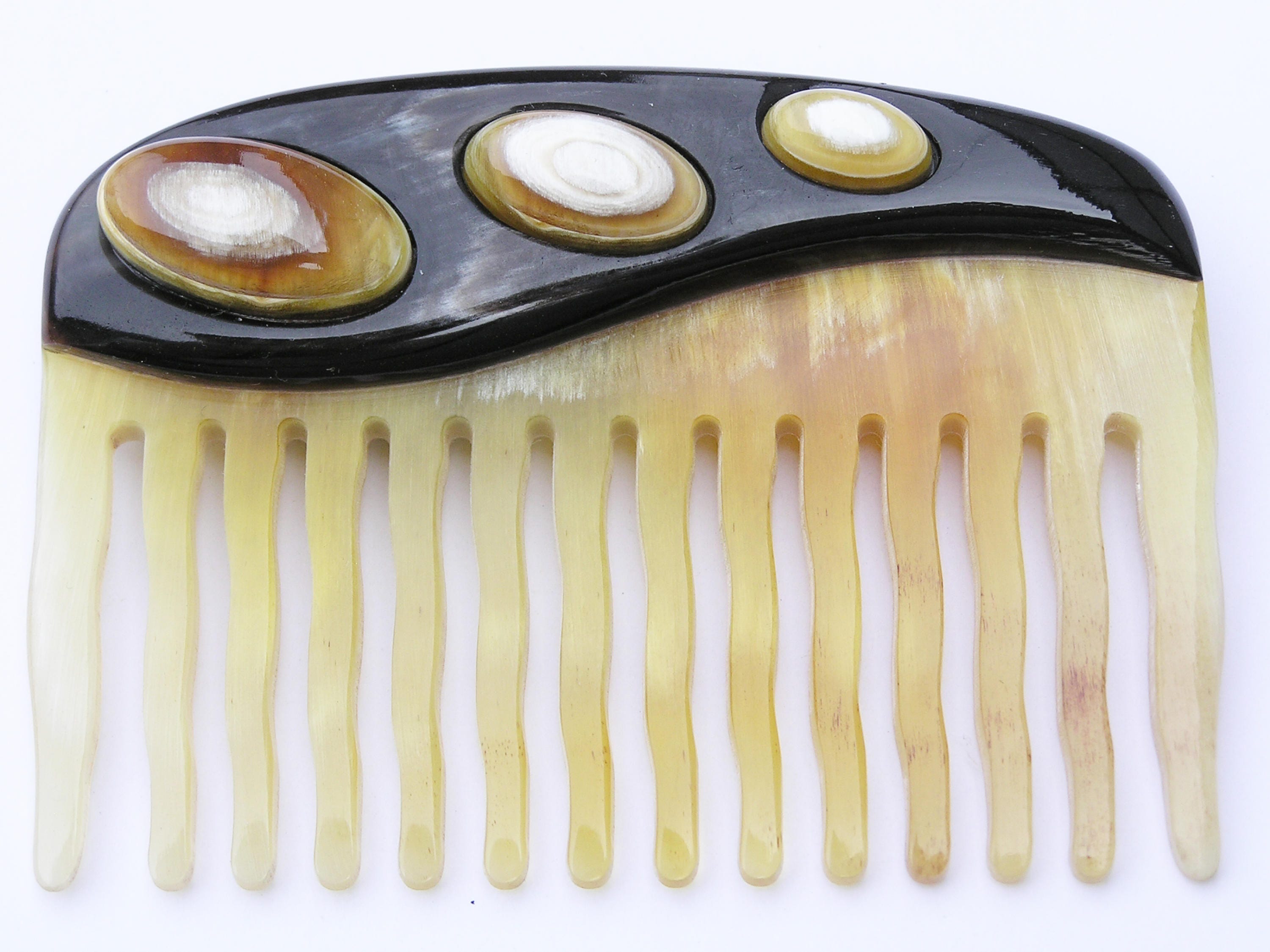 Anti Static Comb Natural Horn Comb | Natural & Organic | Distriburix