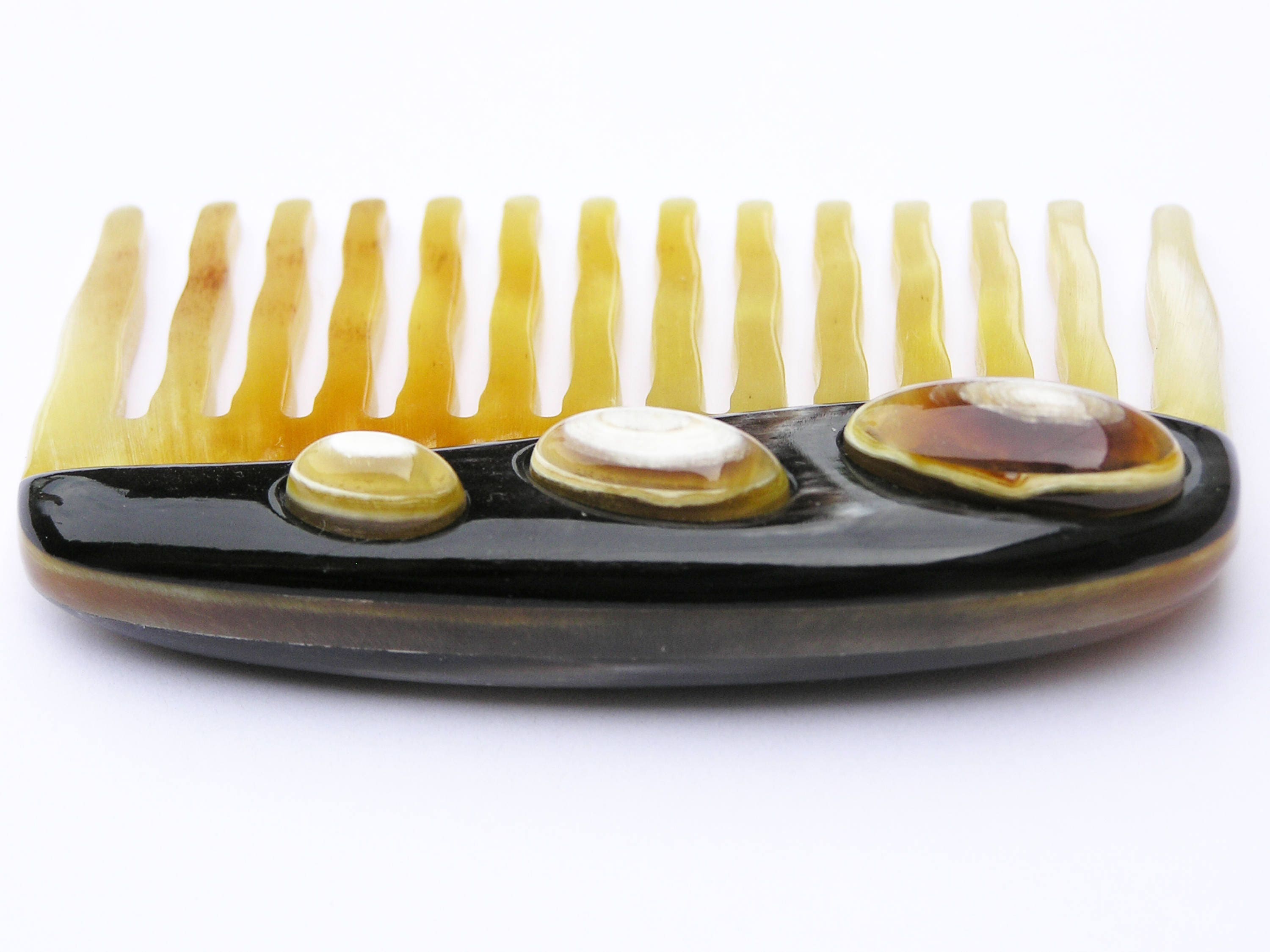 Anti Static Comb Natural Horn Comb | Natural & Organic | Distriburix