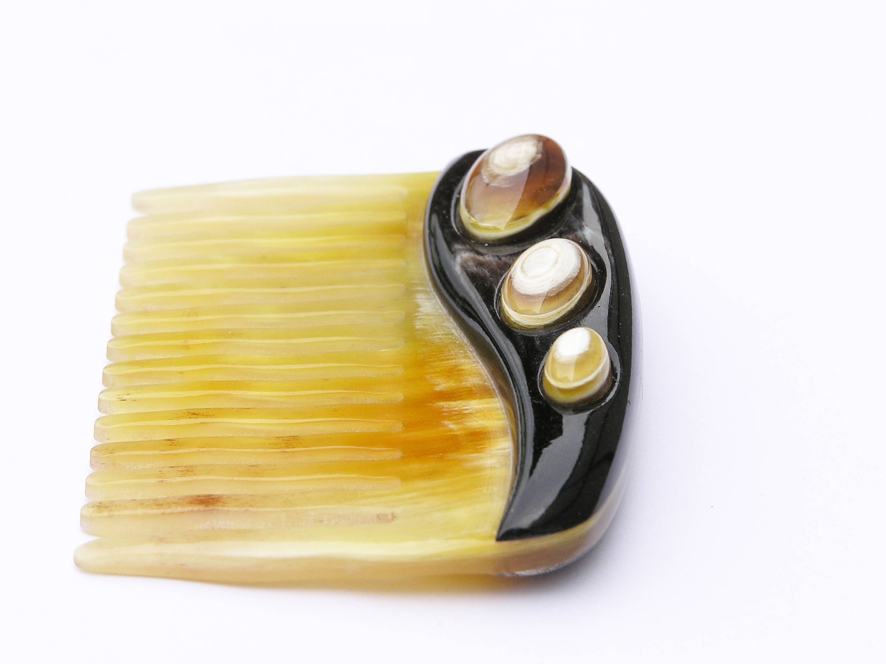 Anti Static Comb Natural Horn Comb | Natural & Organic | Distriburix