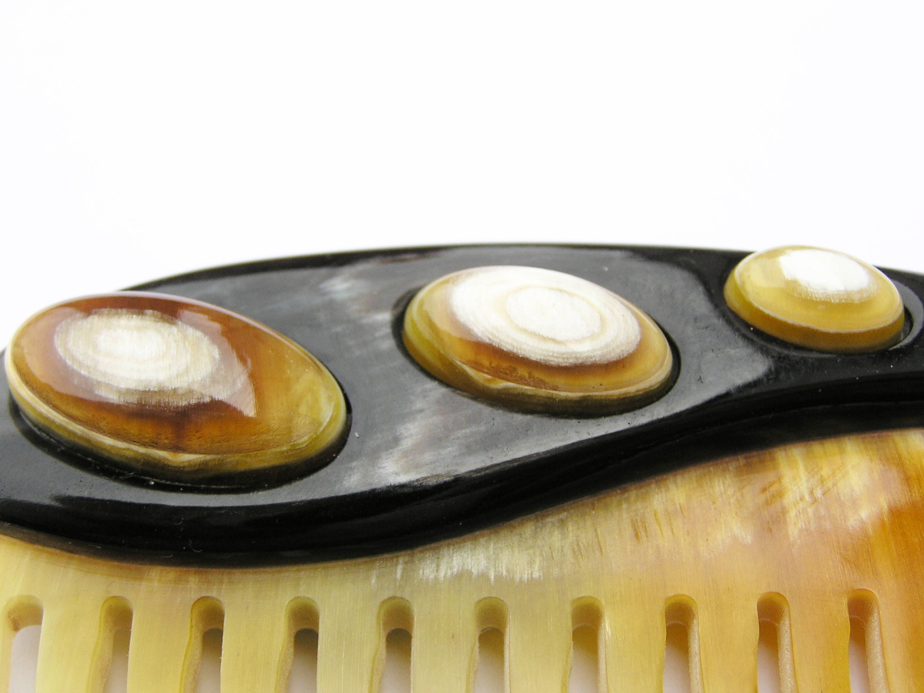 Anti Static Comb Natural Horn Comb | Natural & Organic | Distriburix